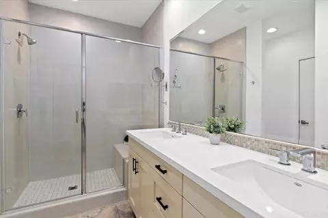 Bath - 2511 State St, Carlsbad, CA 92008 photo 4 of 5
