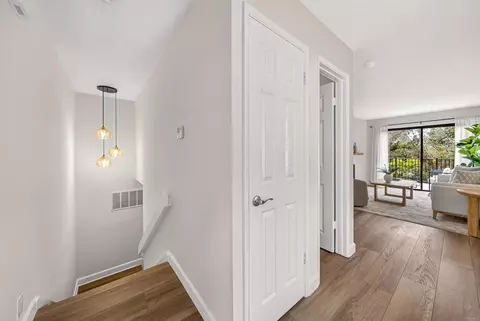 Entry Way - 3143 Avenida Olmeda, Carlsbad, CA 92009 photo 2 of 4
