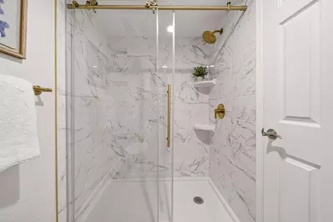 Bath - 3143 Avenida Olmeda, Carlsbad, CA 92009 photo 5 of 7