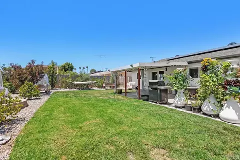 Exterior - 4009 Genine Dr, Oceanside, CA 92056 photo 4 of 8
