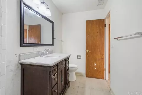 Bath - 3655 Lupine Ln, Fallbrook, CA 92028 photo 2 of 4