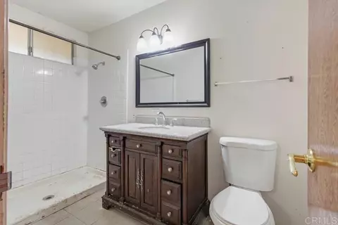 Bath - 3655 Lupine Ln, Fallbrook, CA 92028 photo 1 of 4