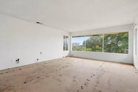 Living - 3655 Lupine Ln, Fallbrook, CA 92028 photo 3 of 5