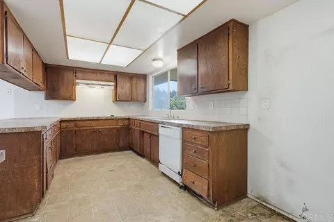 Kitchen - 3655 Lupine Ln, Fallbrook, CA 92028 photo 3 of 5