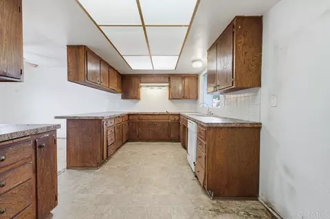 Kitchen - 3655 Lupine Ln, Fallbrook, CA 92028 photo 2 of 5