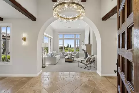 8062 Entrada De Luz E, San Diego, CA 92127