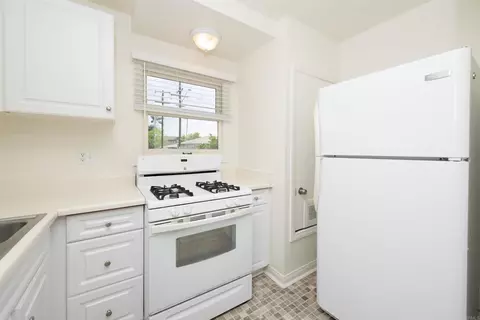 Kitchen - 405 N Juniper St, Escondido, CA 92025 photo 2 of 2