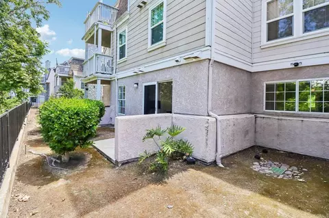 Exterior - 5070 Via Manos #B, Oceanside, CA 92057 photo 5 of 7