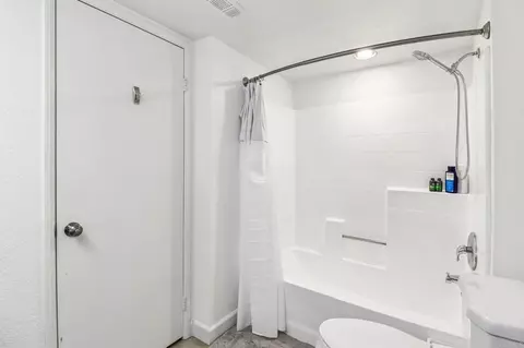 Bath - 5070 Via Manos #B, Oceanside, CA 92057 photo 2 of 3
