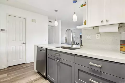 Kitchen - 5070 Via Manos #B, Oceanside, CA 92057 photo 4 of 5