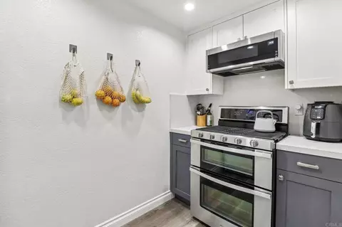 Kitchen - 5070 Via Manos #B, Oceanside, CA 92057 photo 3 of 5