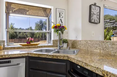 Kitchen - 16252 Swartz Canyon Rd, Ramona, CA 92065 photo 3 of 4