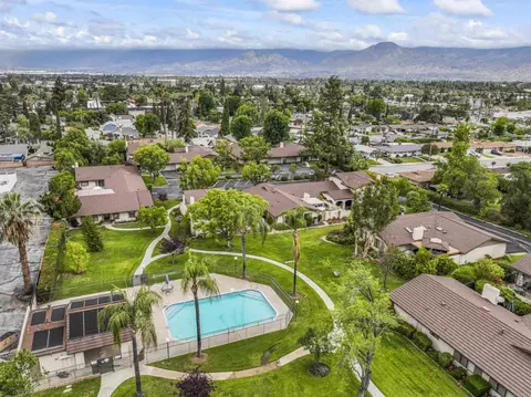 View/Area - 151 E Palm Lane Dr, Redlands, CA 92373 photo 2 of 5