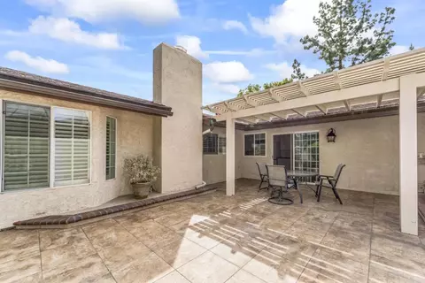 Exterior - 151 E Palm Lane Dr, Redlands, CA 92373 photo 4 of 8