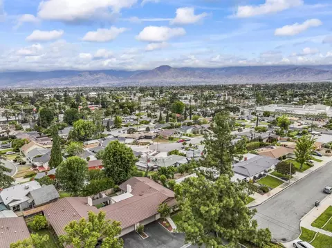 View/Area - 151 E Palm Lane Dr, Redlands, CA 92373 photo 4 of 5