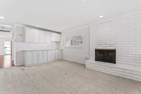 Living - 151 E Palm Lane Dr, Redlands, CA 92373 photo 8 of 10