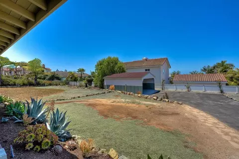 Exterior - 1761 Yucca Rd, Oceanside, CA 92054 photo 4 of 10