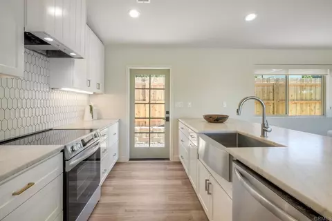 Kitchen - 1761 Yucca Rd, Oceanside, CA 92054 photo 4 of 6