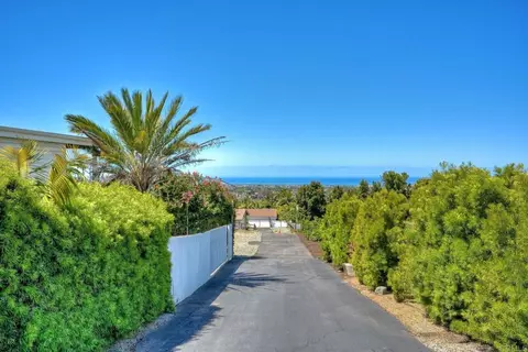Exterior - 1761 Yucca Rd, Oceanside, CA 92054 photo 7 of 10