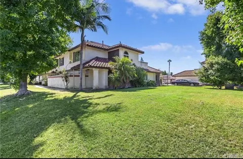 320 Grapevine Rd #5, Vista, CA 92083