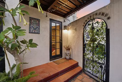 4820 Vista St, San Diego, CA 92116