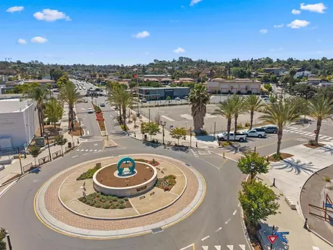 View/Area - 635 Pine Tree Ln, Vista, CA 92081 photo 6 of 9