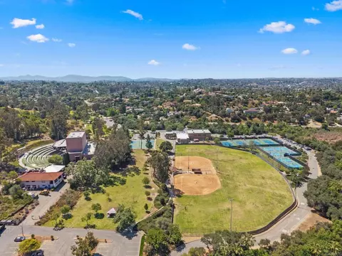 View/Area - 635 Pine Tree Ln, Vista, CA 92081 photo 7 of 9