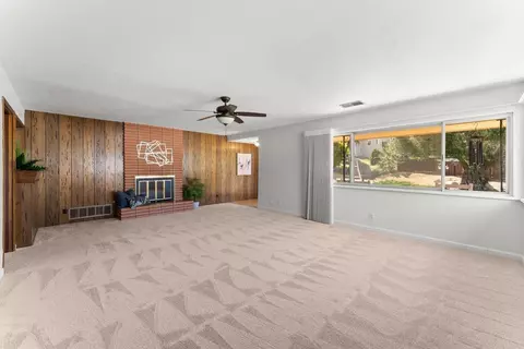 Living - 635 Pine Tree Ln, Vista, CA 92081 photo 2 of 3