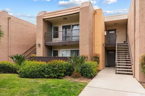 155 Avenida Descanso #202, Oceanside, CA 92057