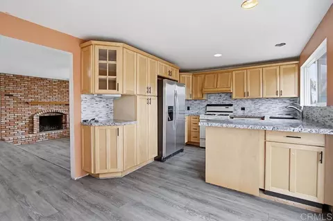 8549 De Vos Dr, Santee, CA 92071