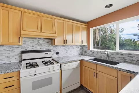 Kitchen - 8549 De Vos Dr, Santee, CA 92071 photo 4 of 6