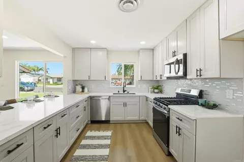 Kitchen - 9422 Pike Rd, Santee, CA 92071 photo 2 of 7