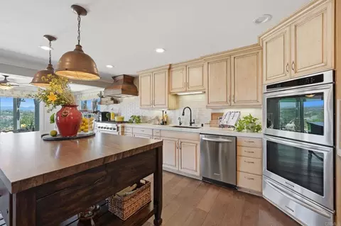 Kitchen - 560 Rancho Camino, Fallbrook, CA 92028 photo 4 of 6