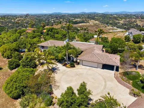View/Area - 560 Rancho Camino, Fallbrook, CA 92028 photo 1 of 3