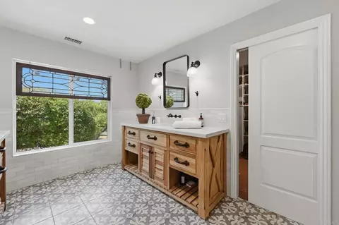 Bath - 560 Rancho Camino, Fallbrook, CA 92028 photo 2 of 4