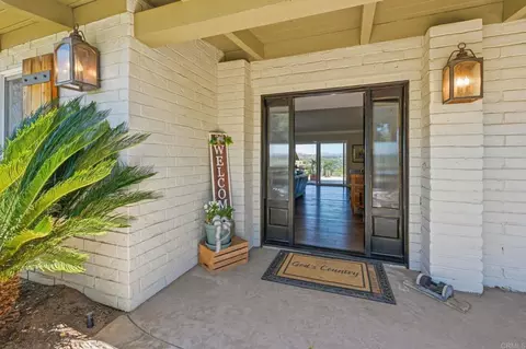 Entry Way - 560 Rancho Camino, Fallbrook, CA 92028 photo 1 of 2