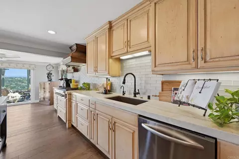 Kitchen - 560 Rancho Camino, Fallbrook, CA 92028 photo 5 of 6
