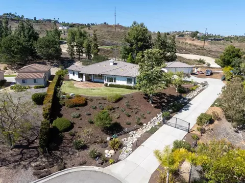 View/Area - 3506 Lancewood Way, Fallbrook, CA 92028 photo 2 of 7