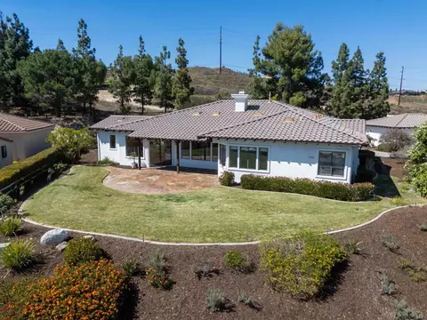 Exterior - 3506 Lancewood Way, Fallbrook, CA 92028 photo 5 of 8