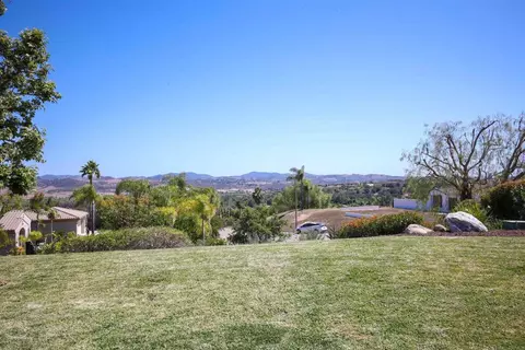 Exterior - 3506 Lancewood Way, Fallbrook, CA 92028 photo 2 of 8