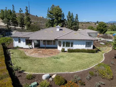 Exterior - 3506 Lancewood Way, Fallbrook, CA 92028 photo 6 of 8