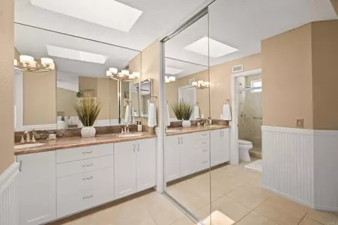 Bath - 1361 Hodges Rd, Oceanside, CA 92056 photo 2 of 5
