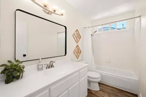 Bath - 1361 Hodges Rd, Oceanside, CA 92056 photo 5 of 5