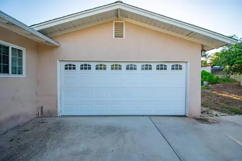 Exterior - 177 Barhaven Ln, Fallbrook, CA 92028 photo 5 of 8