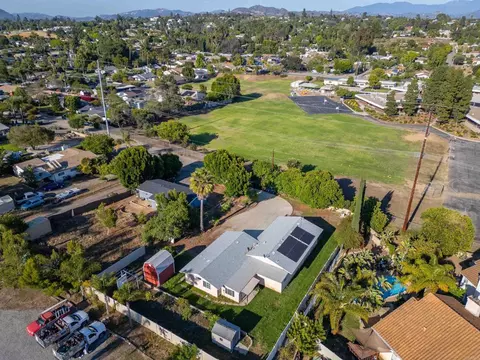 View/Area - 177 Barhaven Ln, Fallbrook, CA 92028 photo 4 of 6
