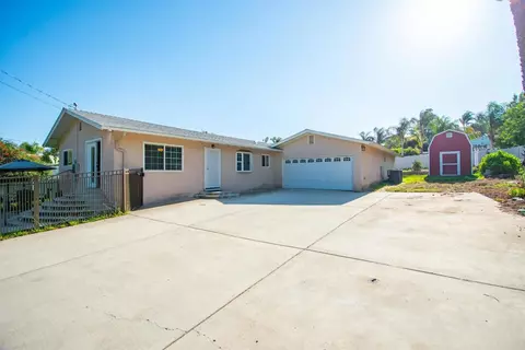 Exterior - 177 Barhaven Ln, Fallbrook, CA 92028 photo 2 of 8