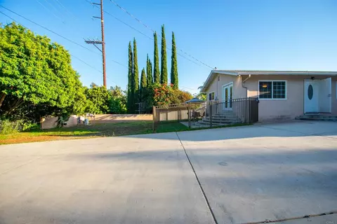 Exterior - 177 Barhaven Ln, Fallbrook, CA 92028 photo 8 of 8