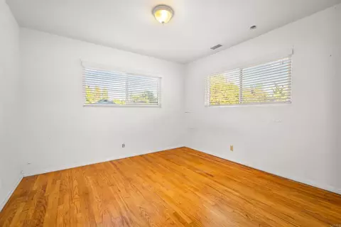Bedroom - 177 Barhaven Ln, Fallbrook, CA 92028 photo 2 of 2