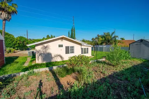 Exterior - 177 Barhaven Ln, Fallbrook, CA 92028 photo 3 of 8