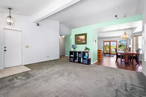 Entry Way - 5253 Champlain St, Oceanside, CA 92056 photo 1 of 3